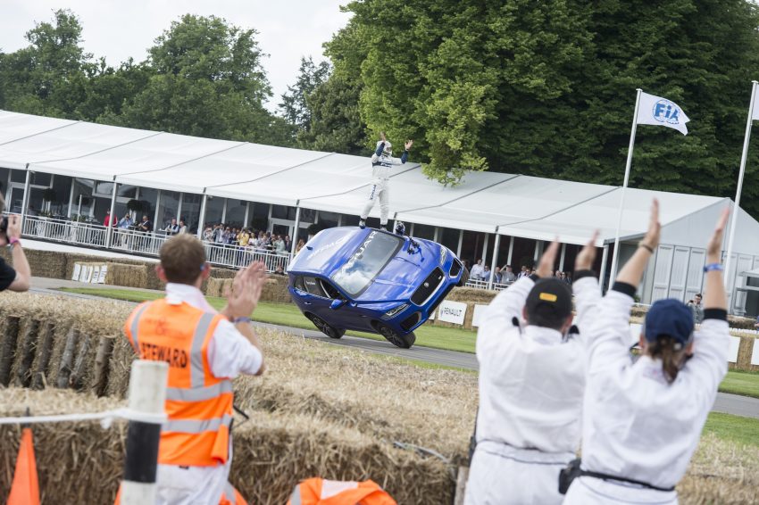 Jaguar F-Pace rides up Goodwood Hill on two wheels Image #513248