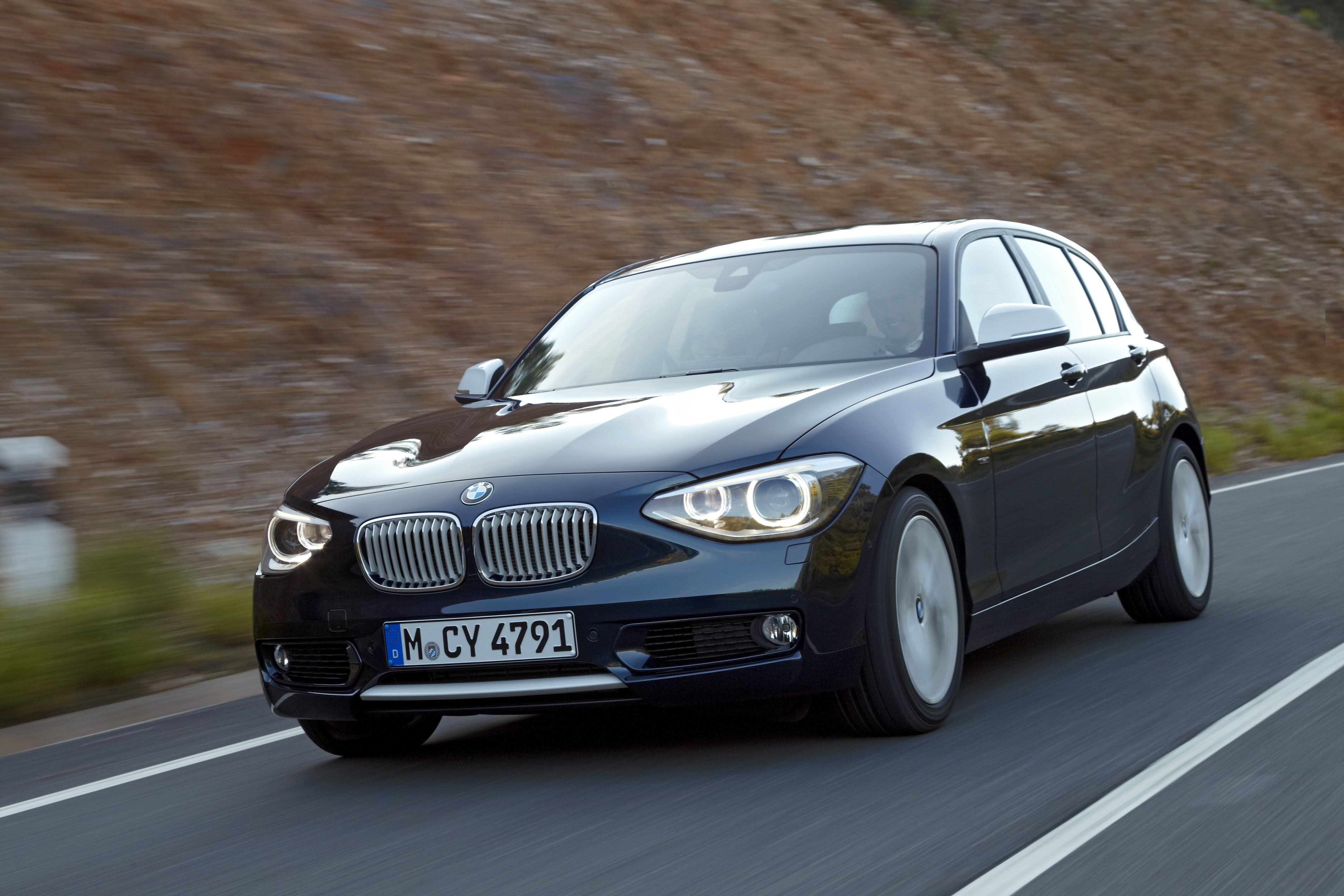 2012 BMW 1Series (F20) unveiled details and photos The
