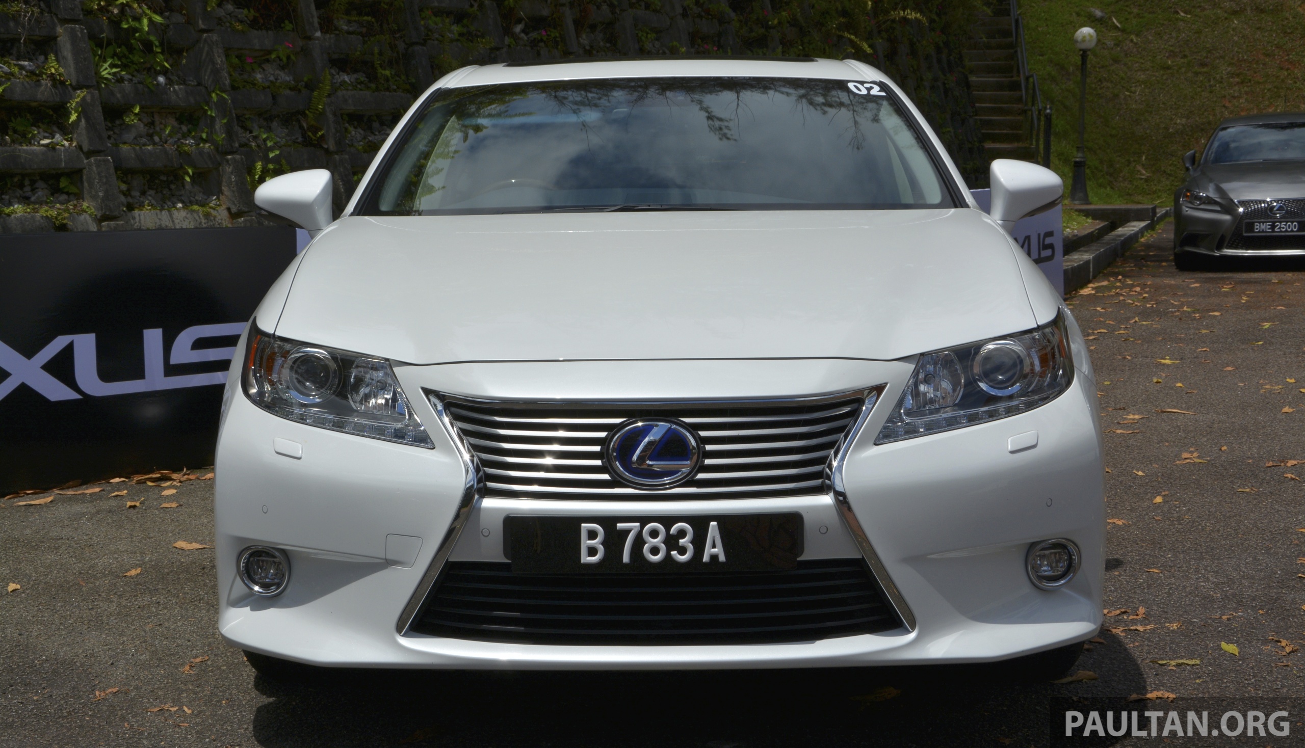 Malaysian review 2013 Lexus ES250 and ES300h sampled