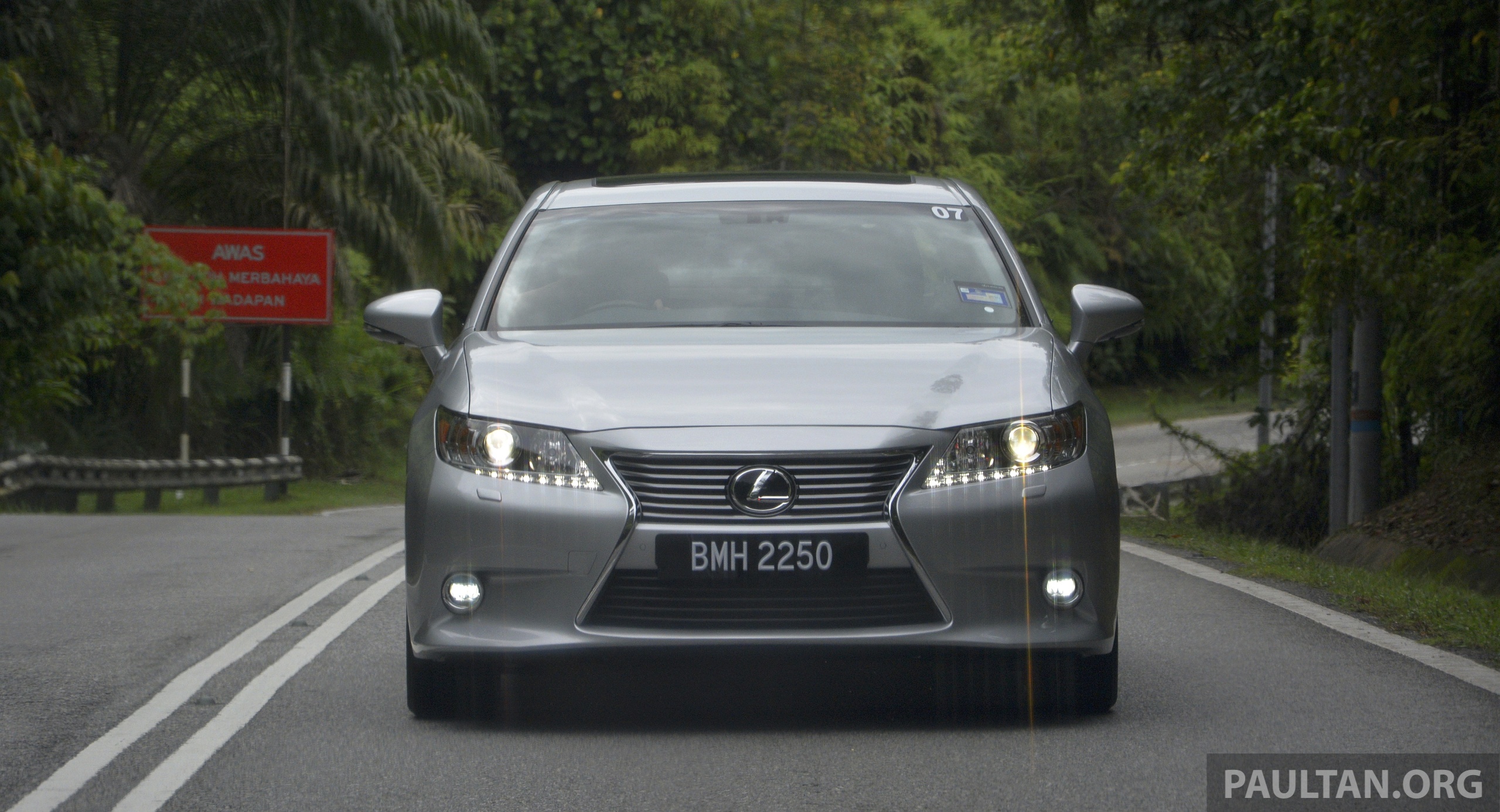 Malaysian review 2013 Lexus ES250 and ES300h sampled