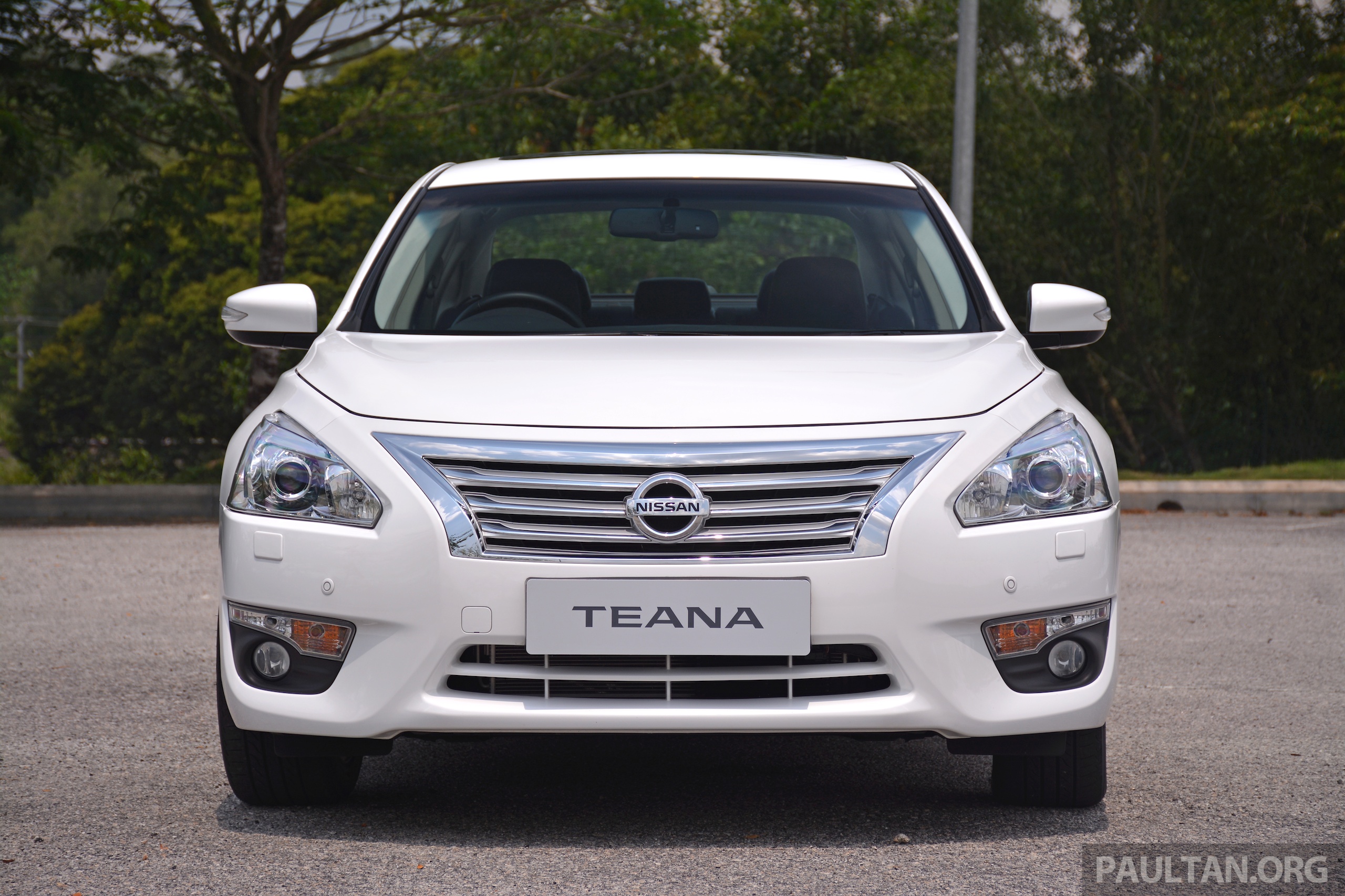 2014 Nissan Teana – L33 on display at selected malls