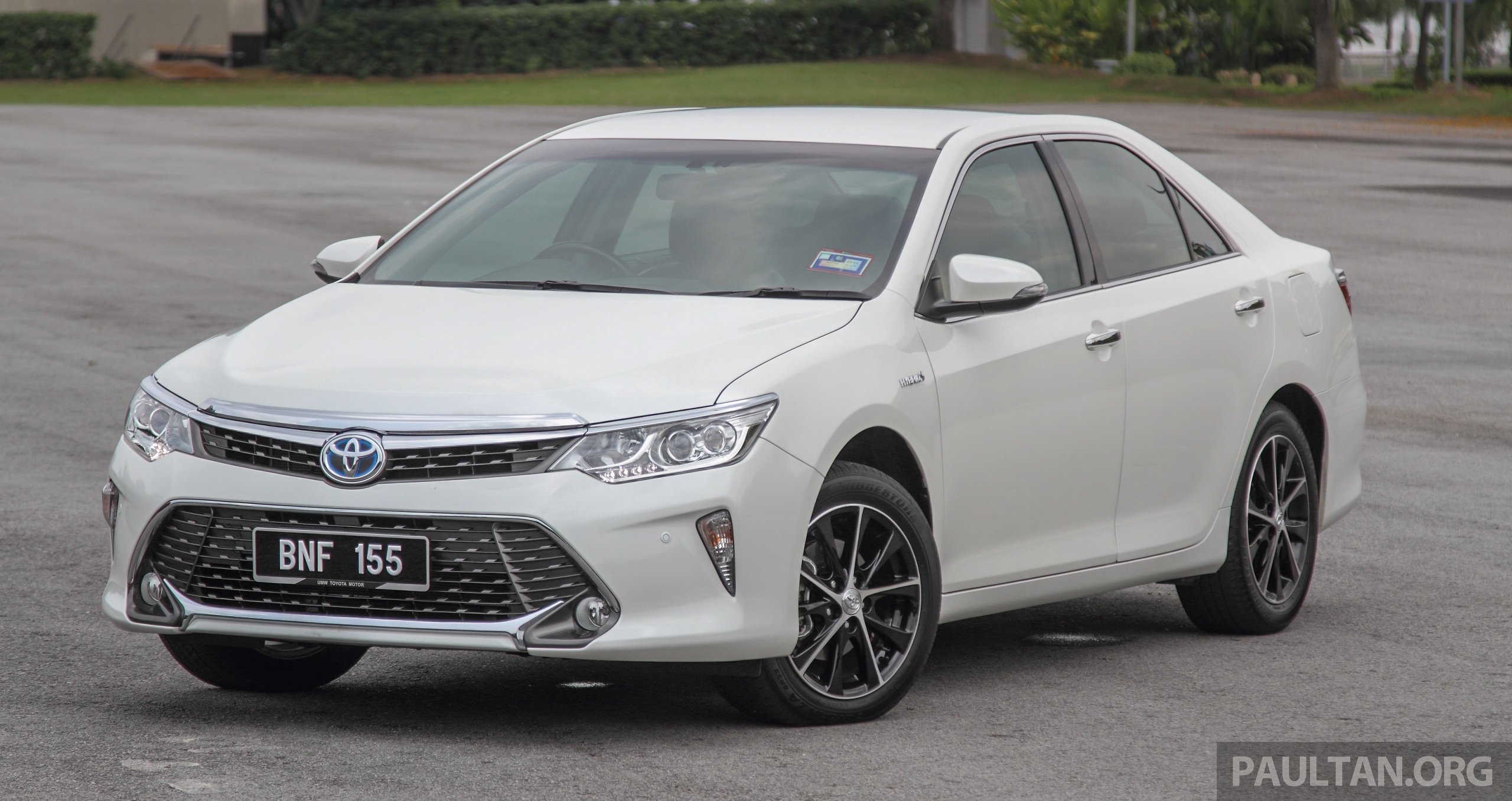 GALLERY: 2015 Toyota Camry - 2.0G or 2.5 Hybrid? 2015_Toyota_Camry ...