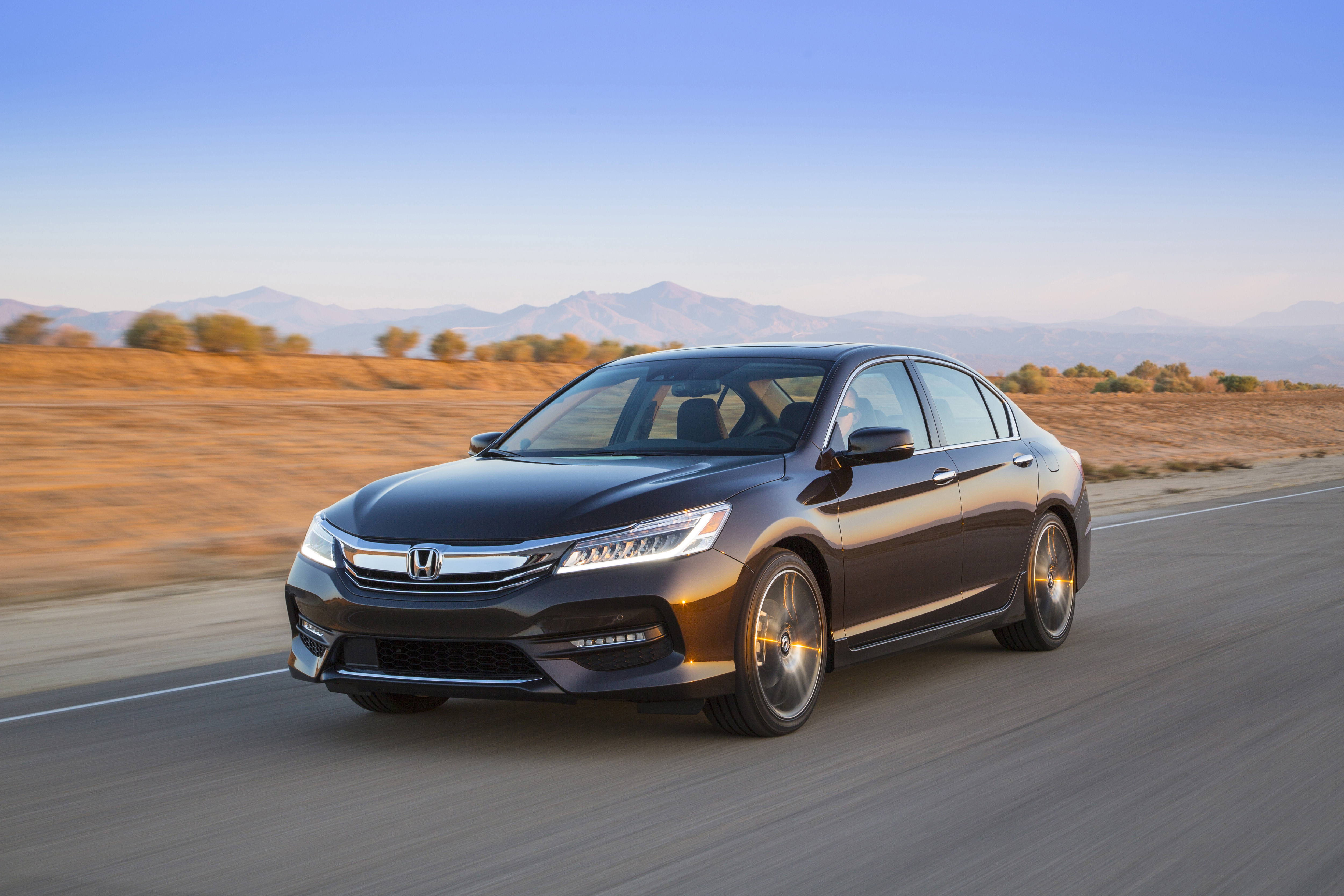 2016 Honda Accord facelift sedan and coupe models fully revealed in