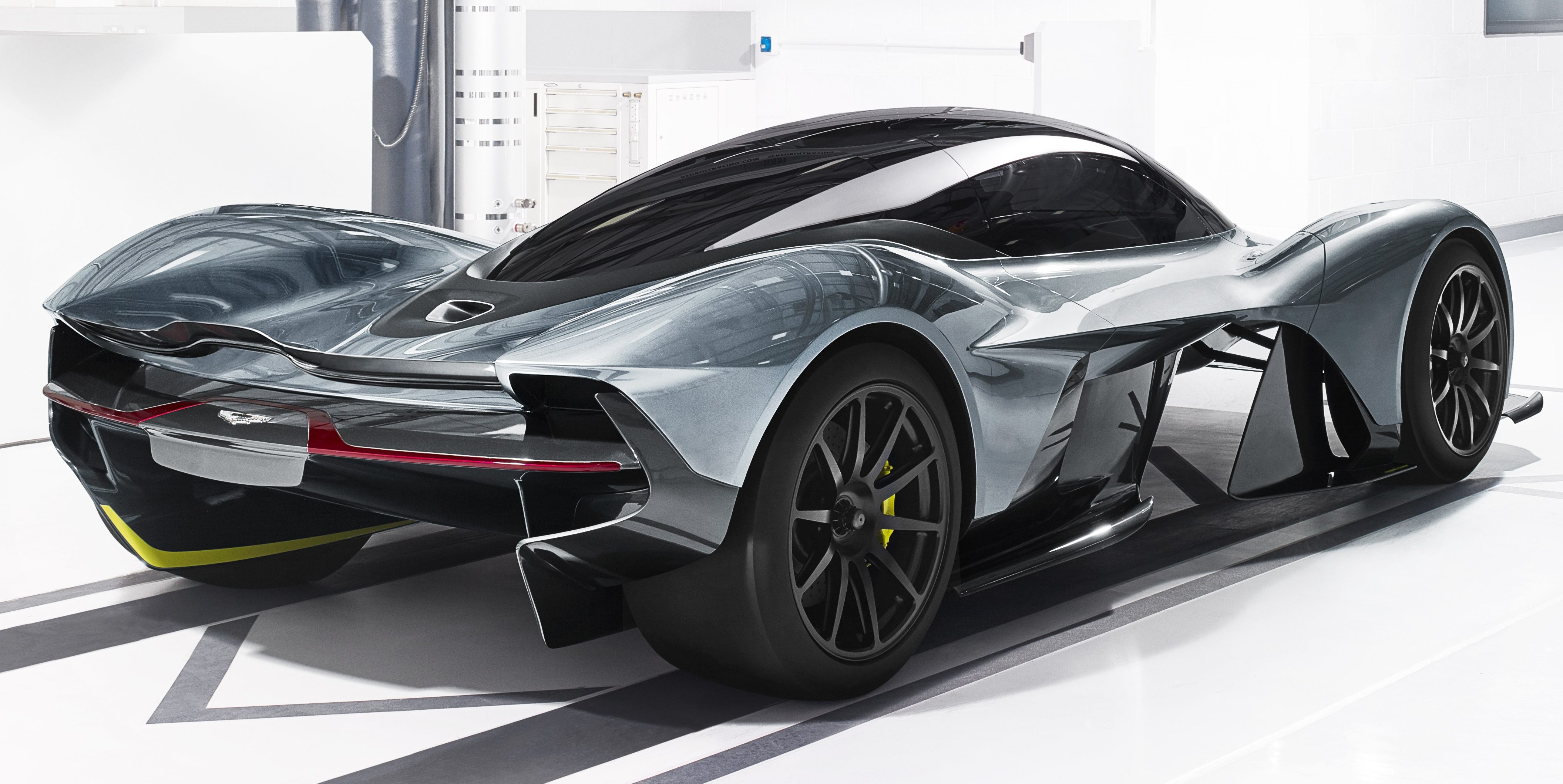 Revolutionary Luxury: The Aston Martin AM RB 001 Concept