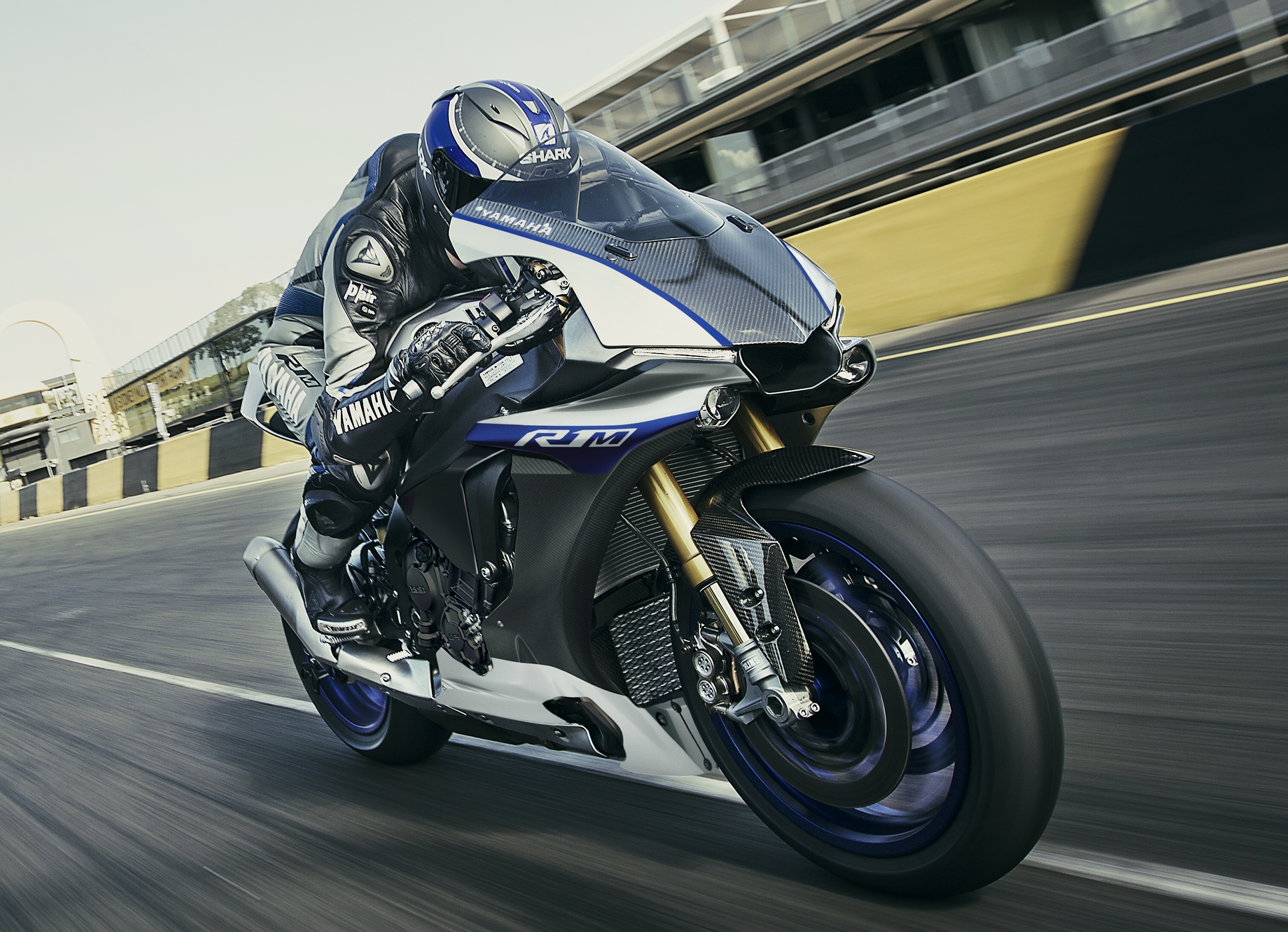 2017 Yamaha YZFR1M opens for online order in Oct