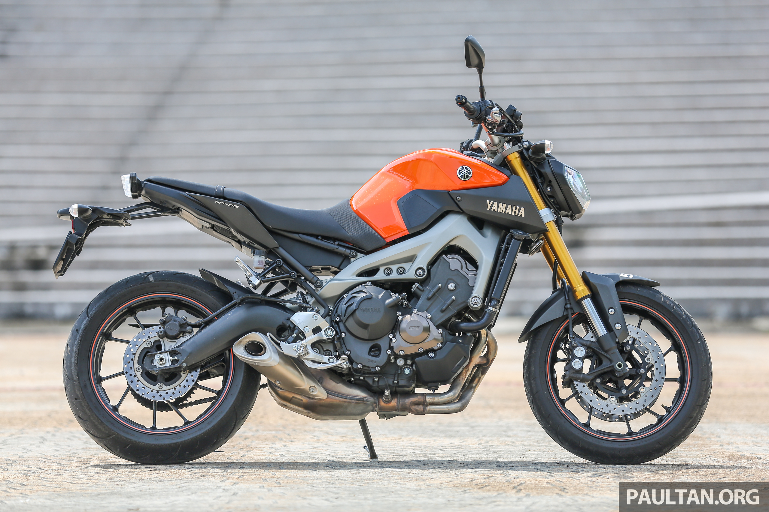 REVIEW: 2015 Yamaha MT-09 - more is always better? yamaha_mt-09-37 ...