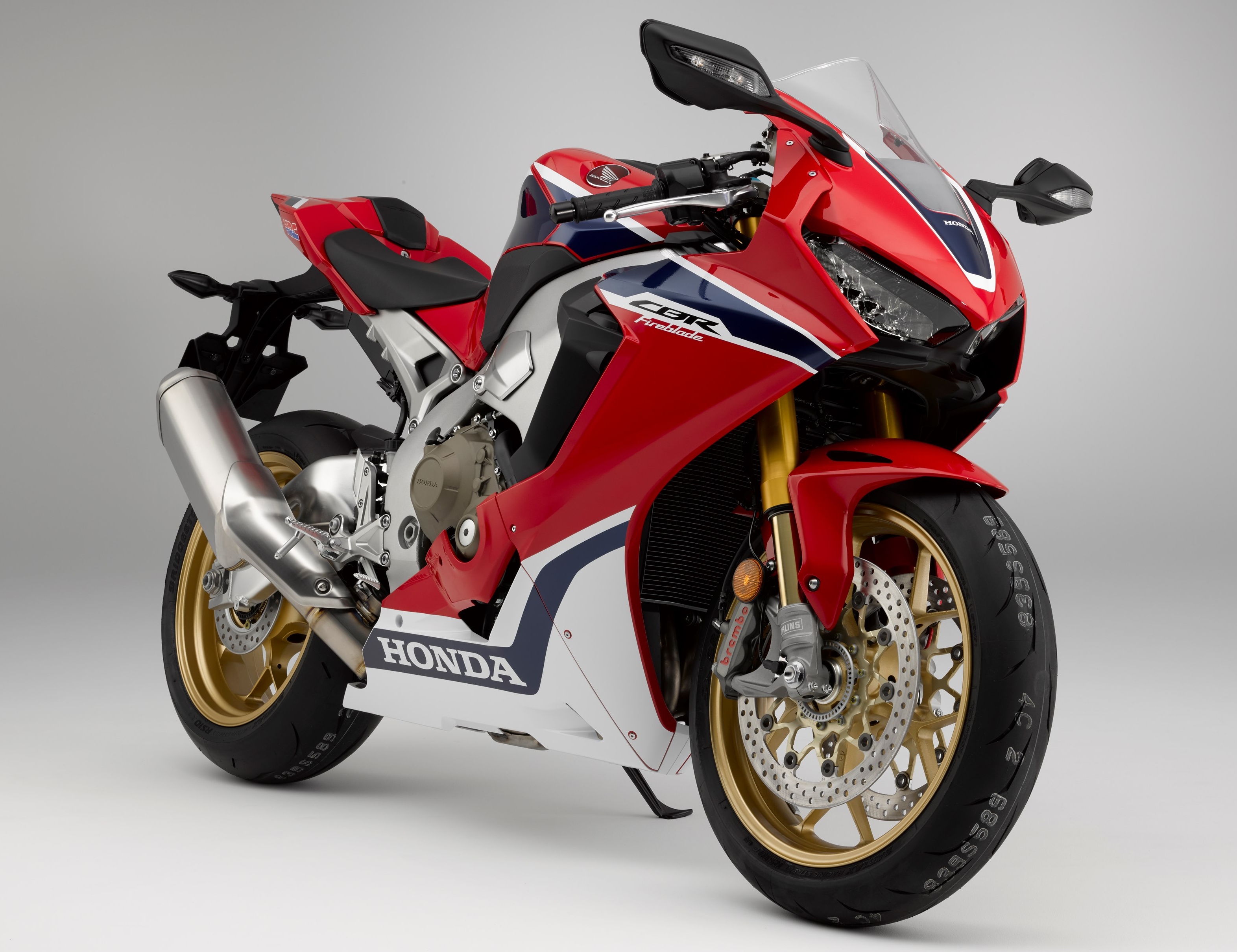 2017 Honda CBR1000RR Fireblade SP and SP2 - taking the fight to the ...