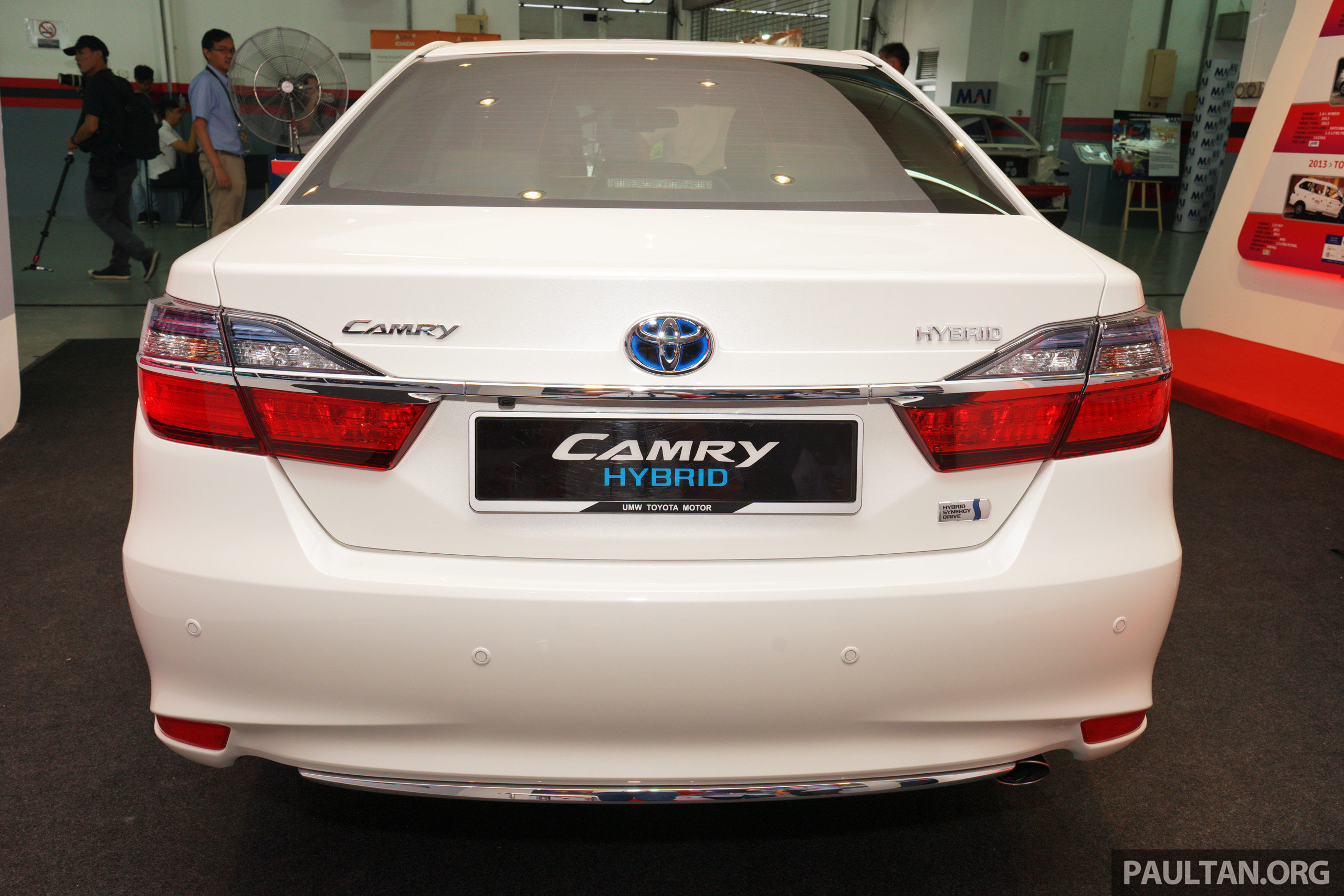 GALLERY: New Toyota Camry Hybrid Luxury variant Image 586135