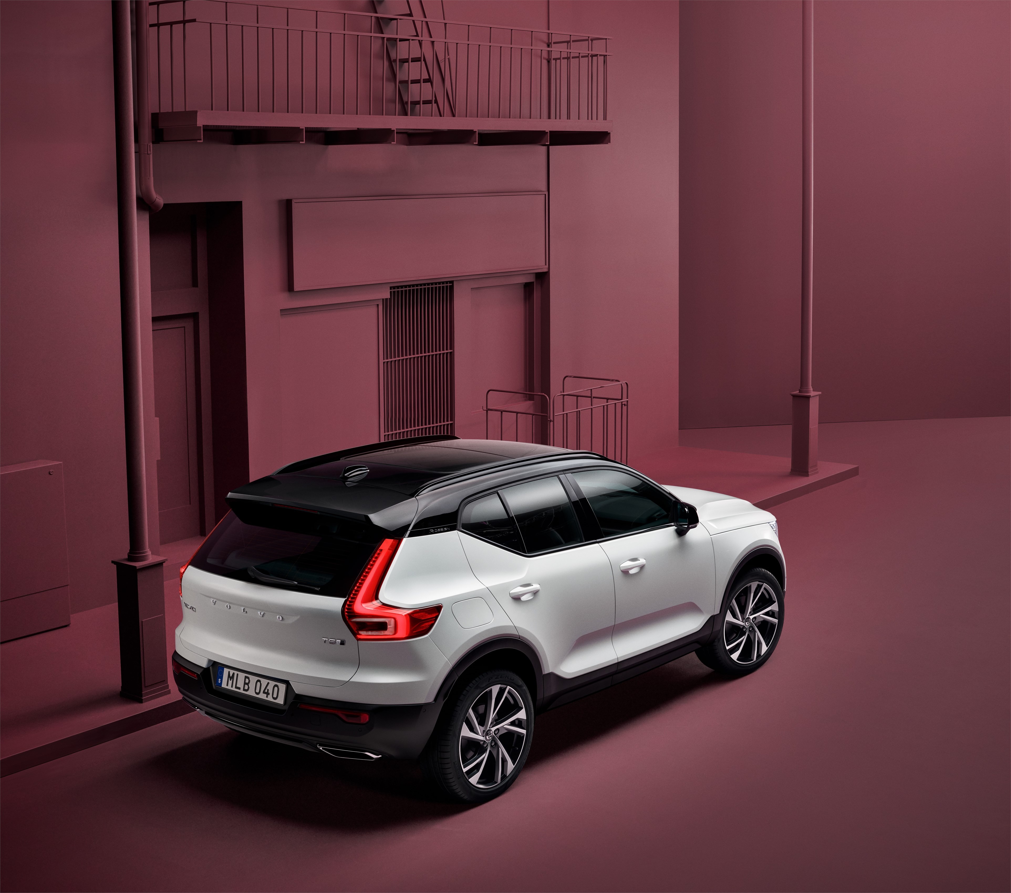 Volvo XC40 officially revealed – CMA platform, Drive-E engines, first
