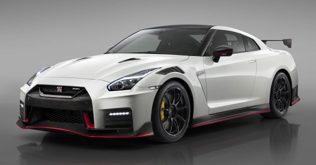 2020 Nissan Gt R Nismo Sheds Weight Improves Grip