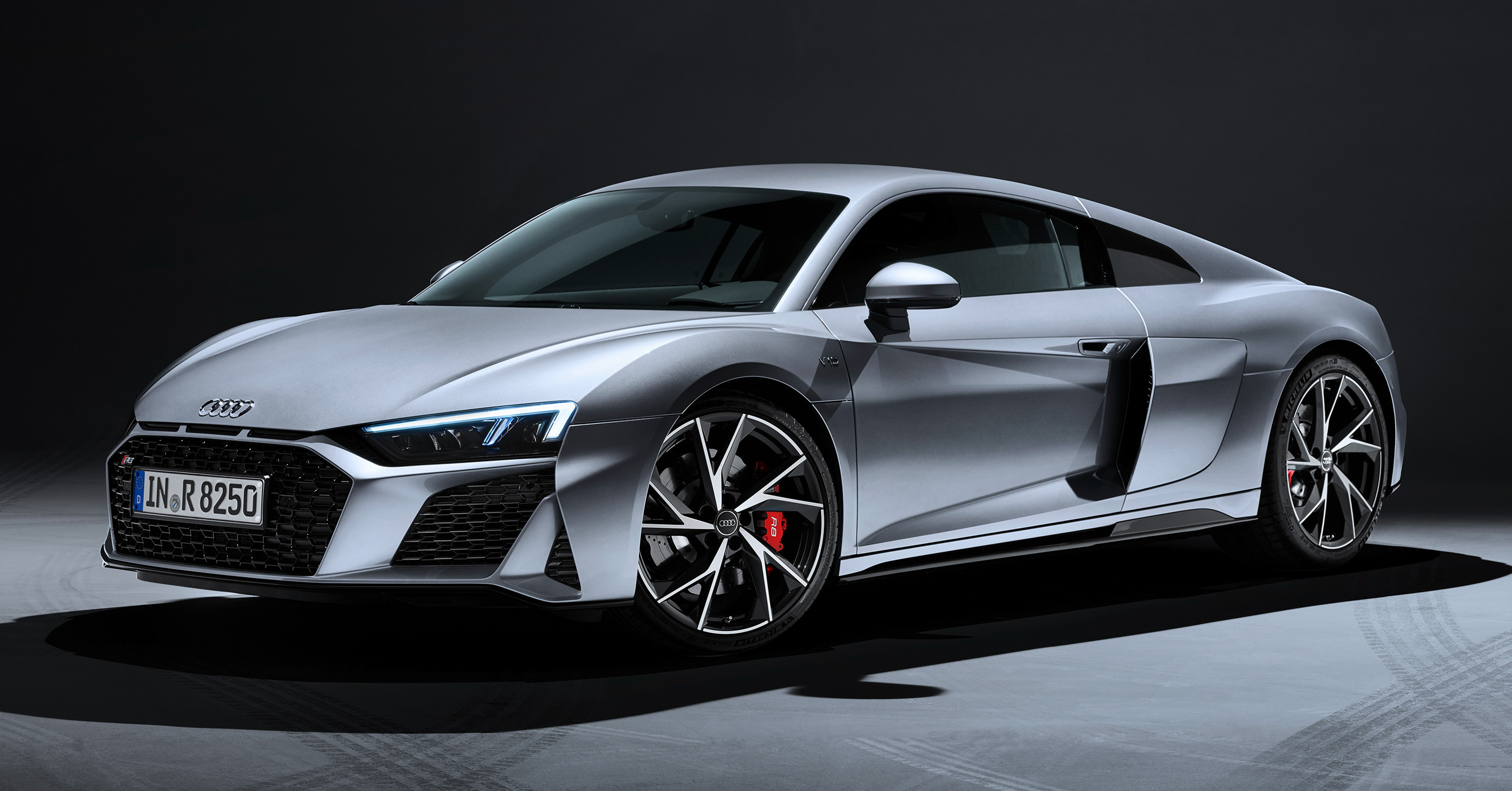 Experience The Thrill Of The 2020 Audi R8 V10 RWD