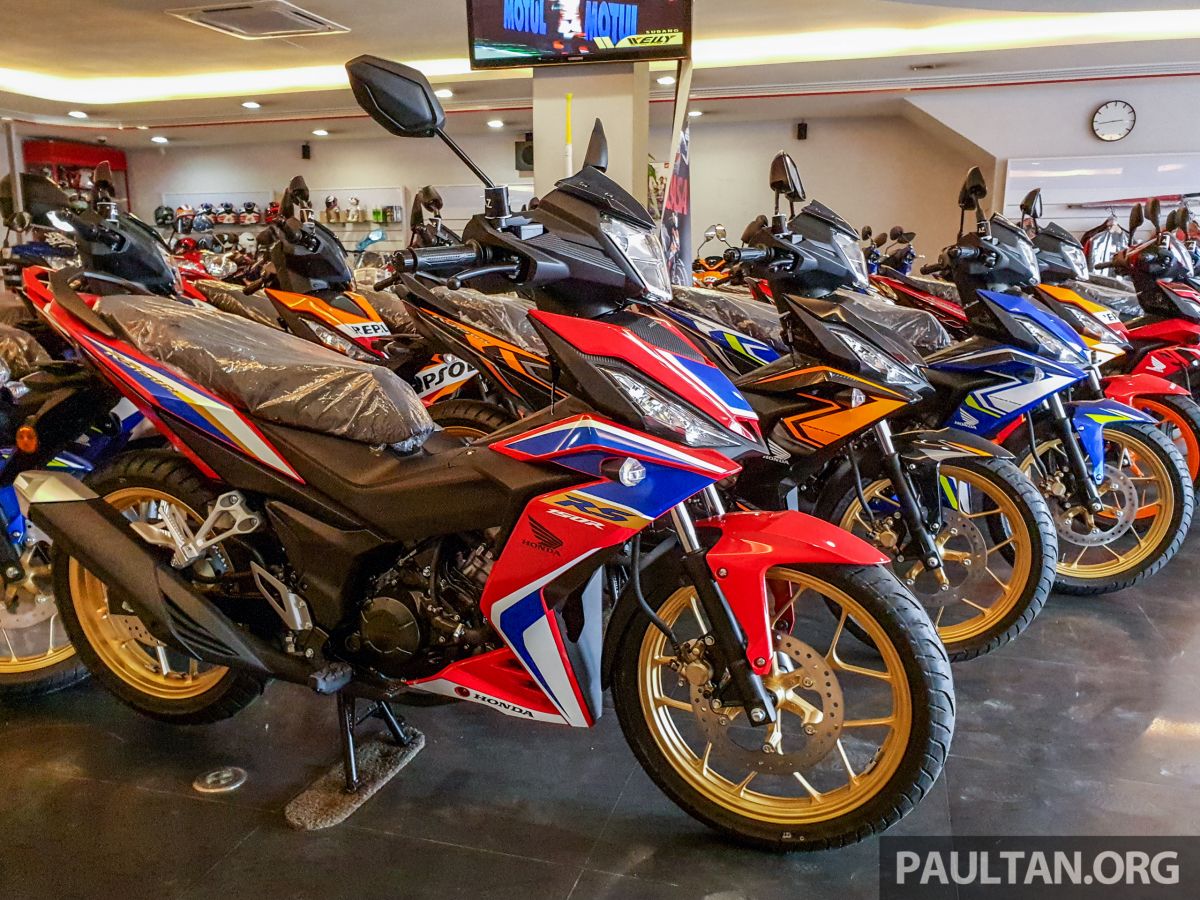 2020 Honda RS150R V2 spotted in Malaysian dealer, five new colours ...