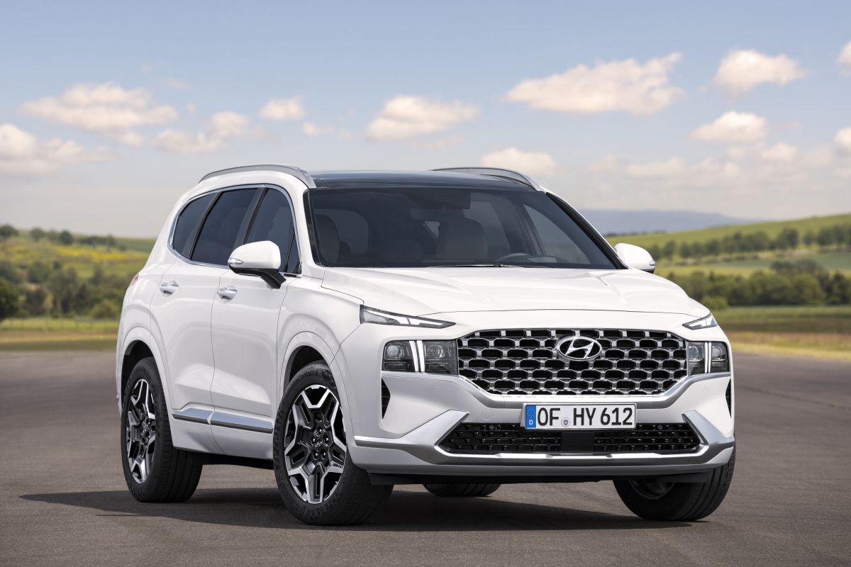 2021 Hyundai Santa Fe facelift revealed – SUV sports bold front end