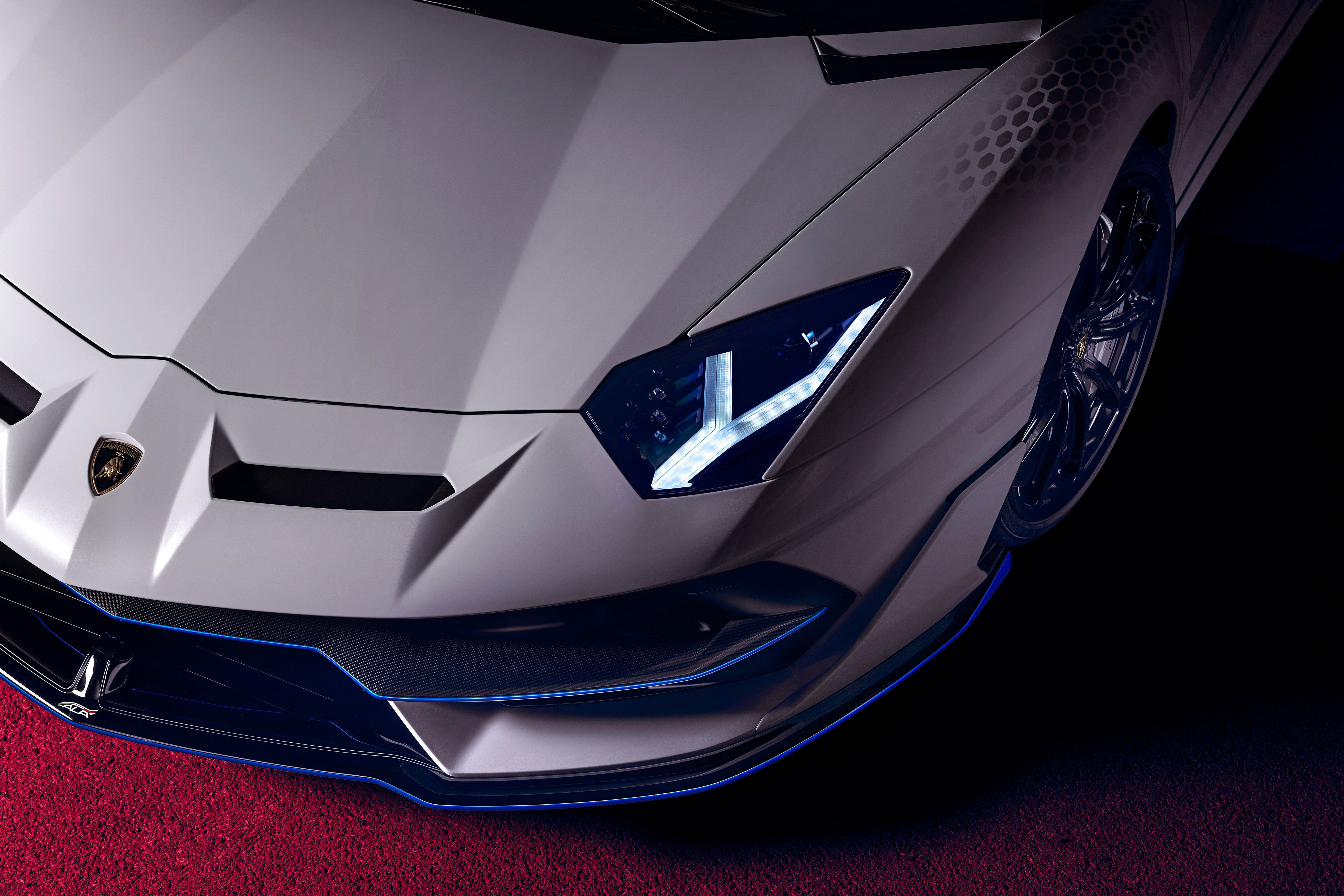 Lamborghini Aventador SVJ Xago debuts – hexagon-themed limited-edition