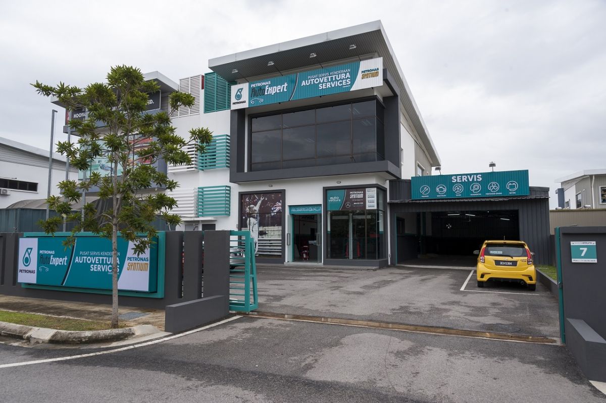 Petronas AutoExpert centres offering up to 50% engine oil change
