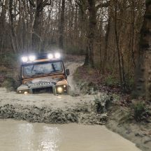Land Rover Defender Works V8 Trophy 2021 buat penampilan ...