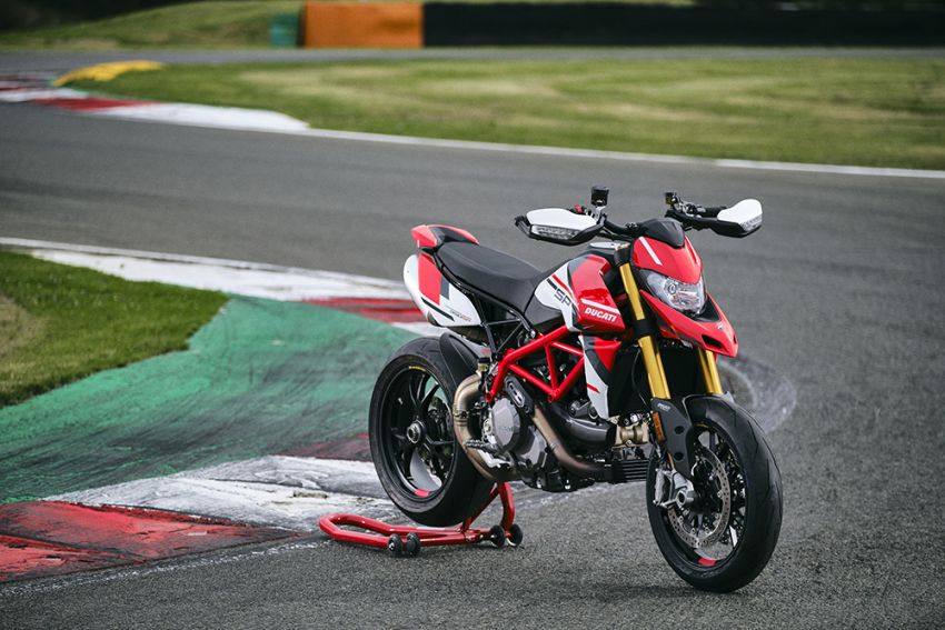 Ducati Hypermotard 950 2022 bat ngo ra mat lay cam hung tu MotoGP - 3
