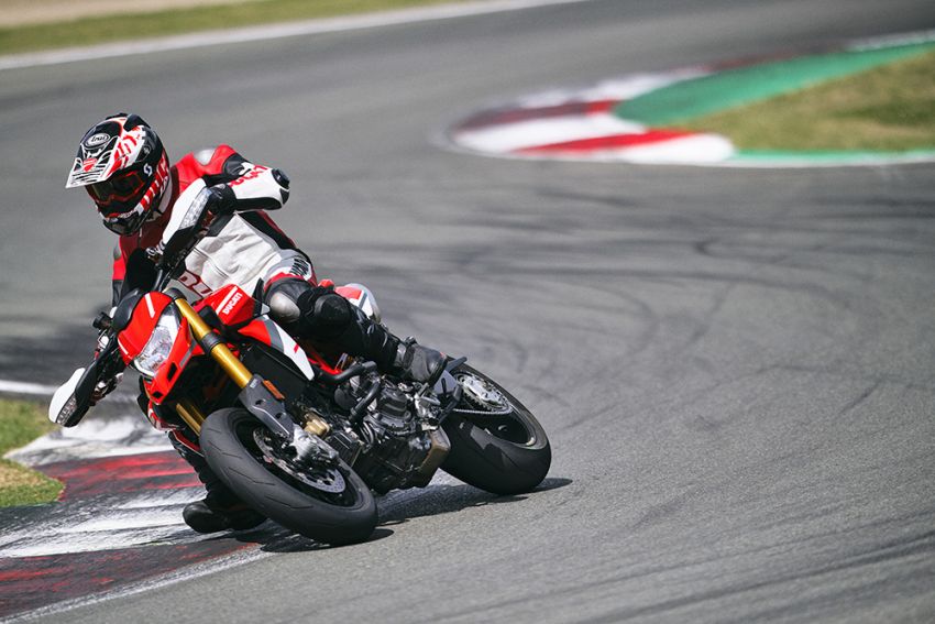 Ducati Hypermotard 950 2022 bat ngo ra mat lay cam hung tu MotoGP - 7