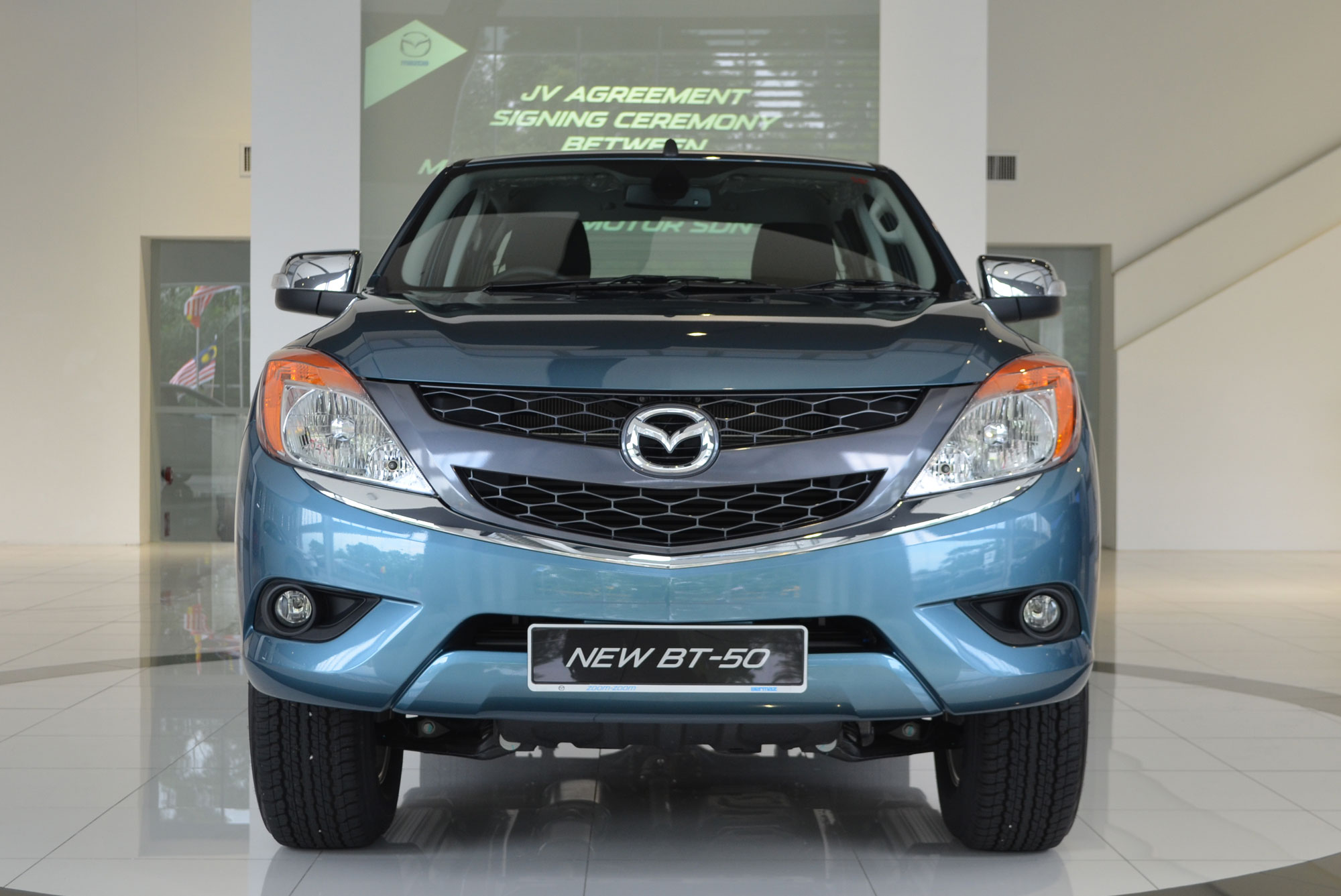 Mazda BT-50 truck - full live gallery, specs and prices