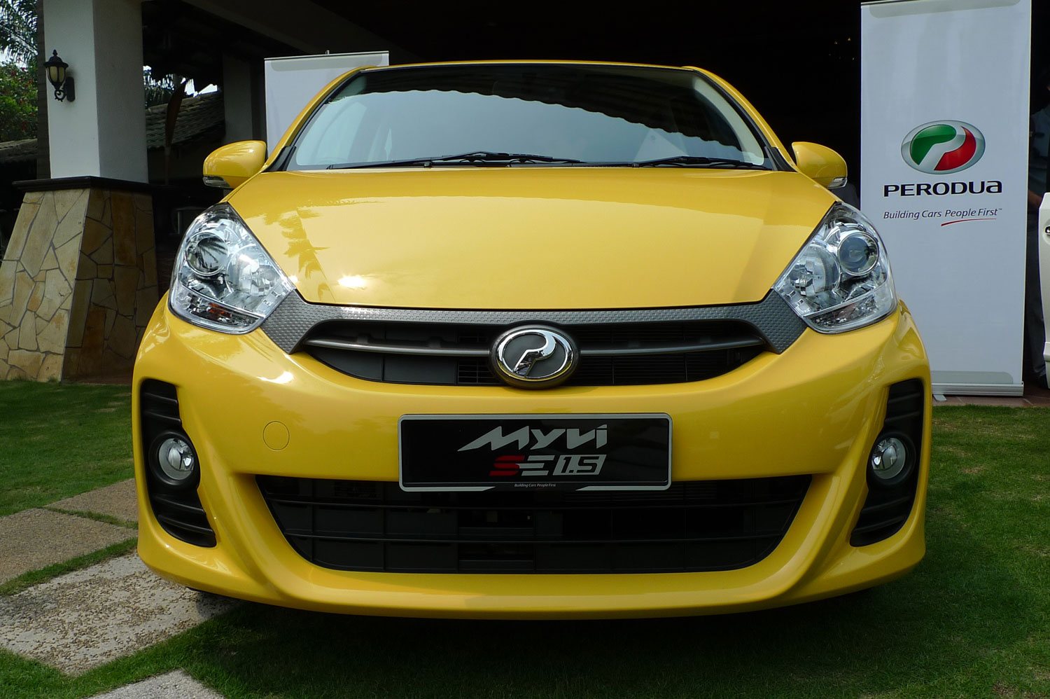 Perodua Myvi SE 1.5 and Extreme Launch and Test Drive Review P1040192b
