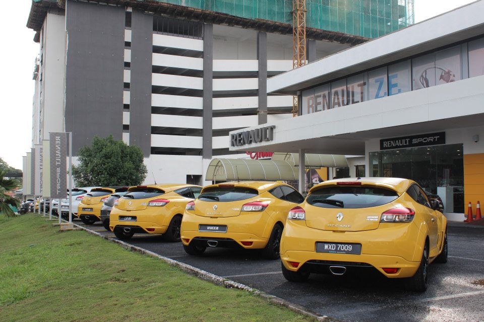 First Renault Sport 'teh tarik' convoy by TCEC
